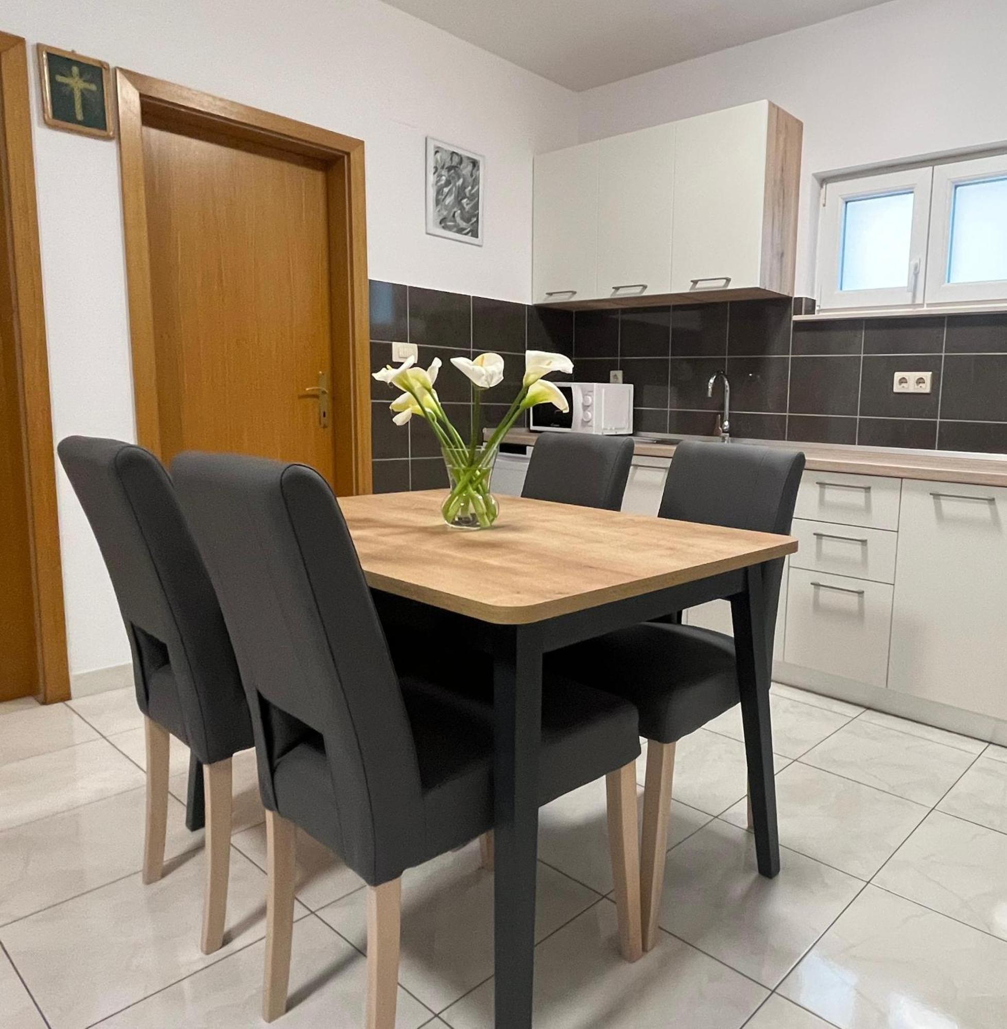 Apartman Krsticevic Metković Esterno foto
